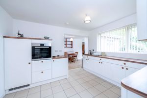 Good size kitchen- click for photo gallery